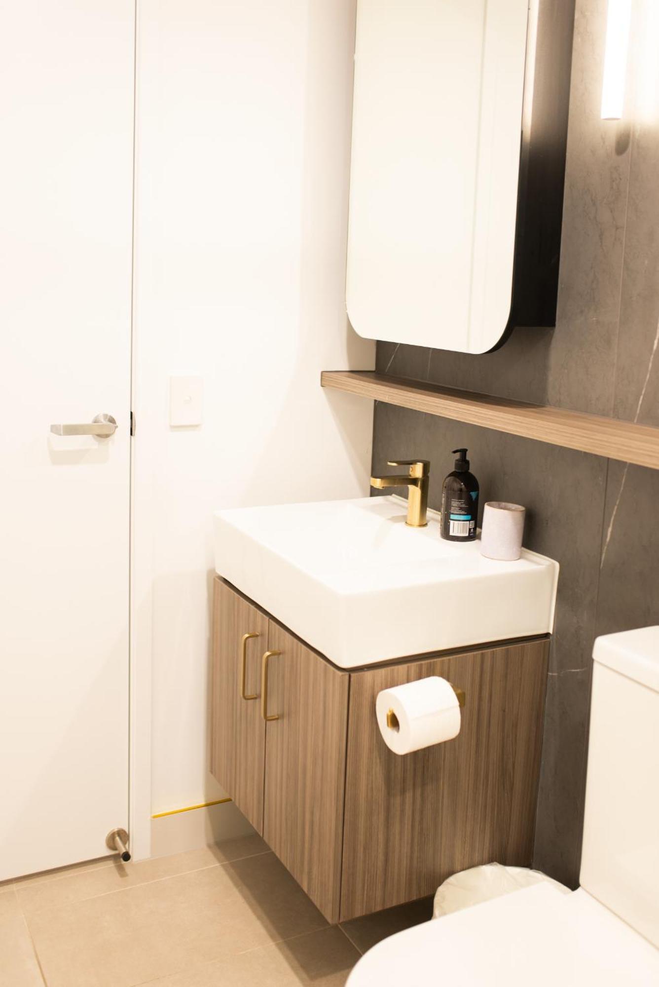 Apartment Next To Public Station, Boxhill Central, 2 Bedrooms, Free Parking And Wifi Box Hill Dış mekan fotoğraf